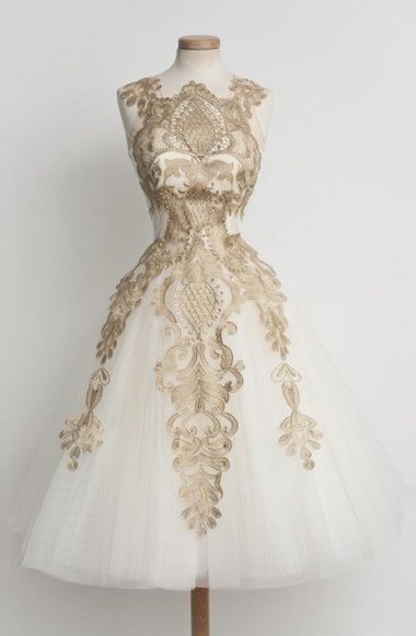 Stunning Champagne Scalloped Mid-Calf Lace Appliques homecoming Dress cg361