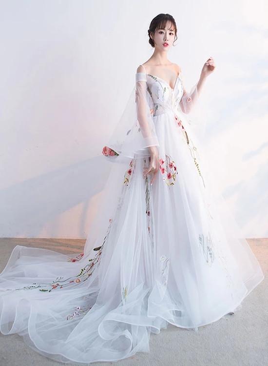 Beautiful White Tulle Long Party prom Dress With Flower Lace Applique, White Evening Gown cg3914