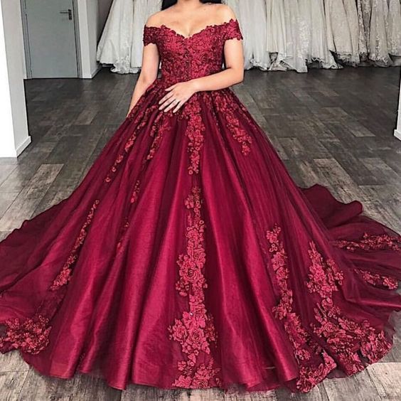 Off the Shoulder Prom Dresses with Appliques Quinceanera Gowns   cg15052