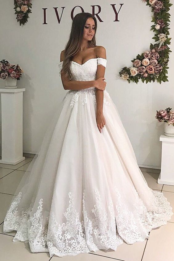 romantic and graceful wedding dress, with floral lace appliqué Prom Dress    cg16460