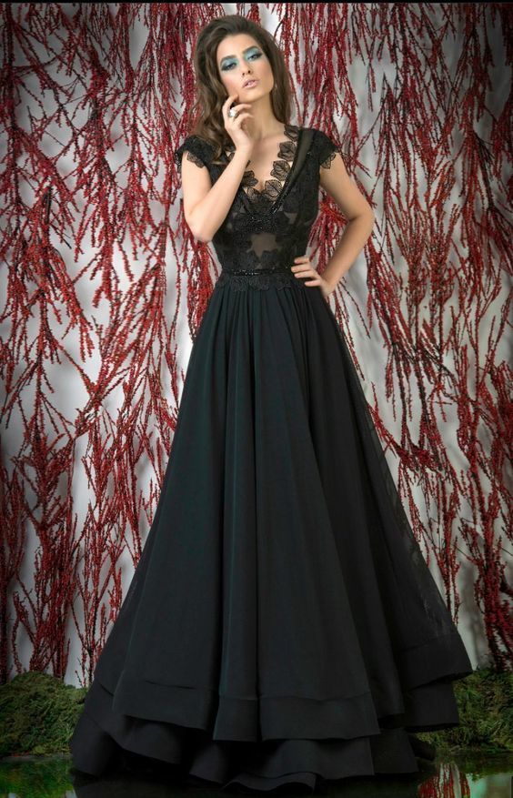 New Black Prom Dresses Long Lace Appliqued Formal Dress Evening Wear V Neck Tiered Skirts Party Gowns  cg6946